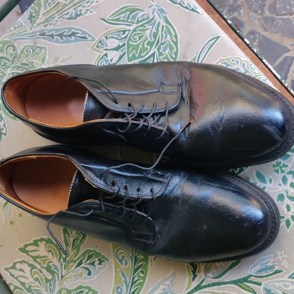 Men's black dress shoes